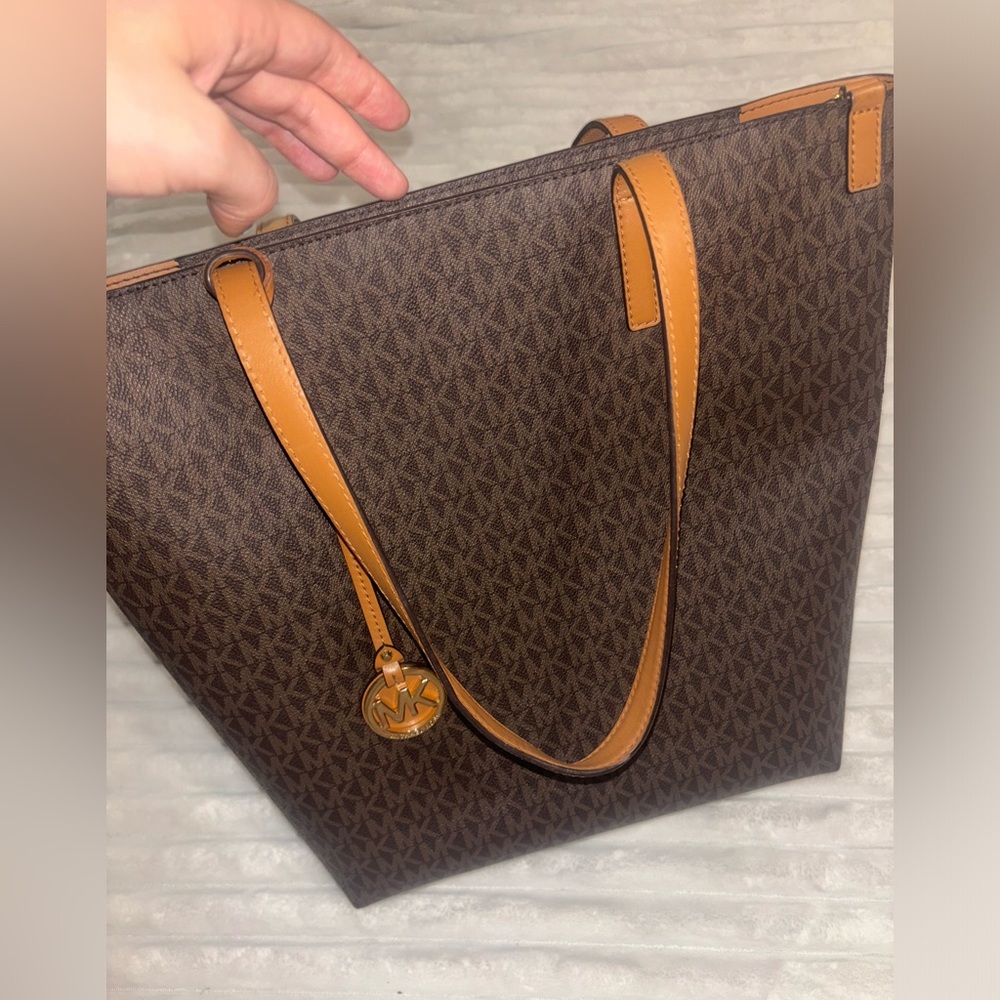 Micheal Kors Large Bag